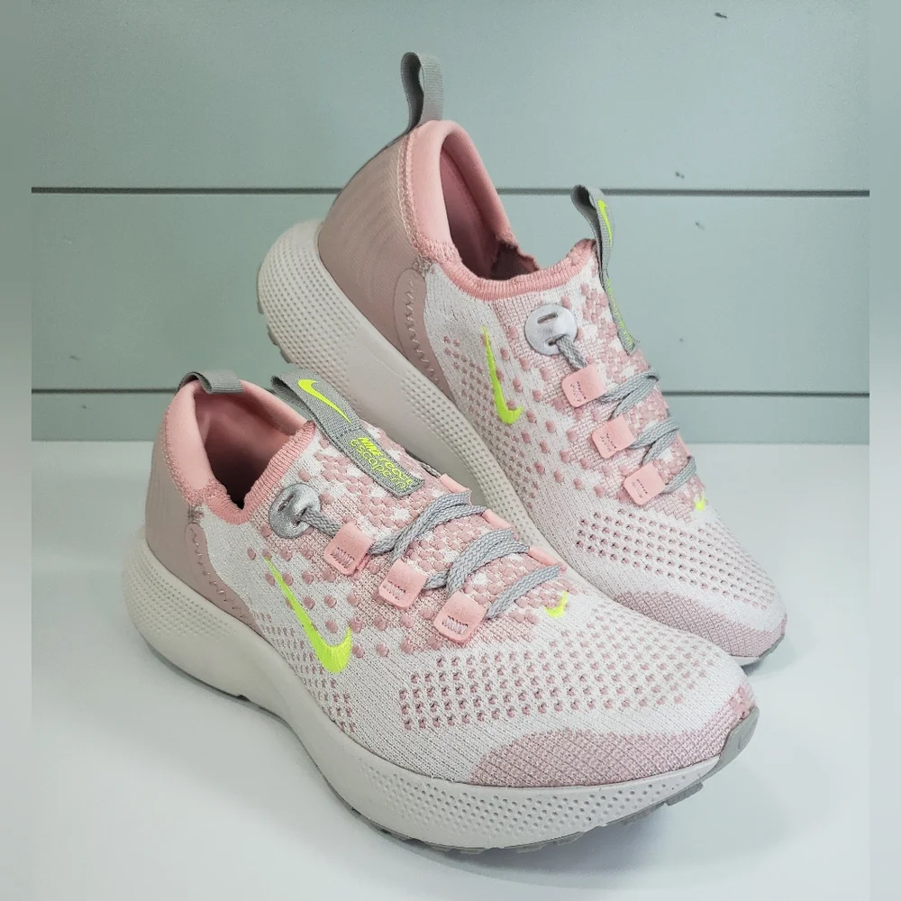 Nike React Escape Run FlyKnit Pink Oxford Volt Running Sneakers size Women's 7.5